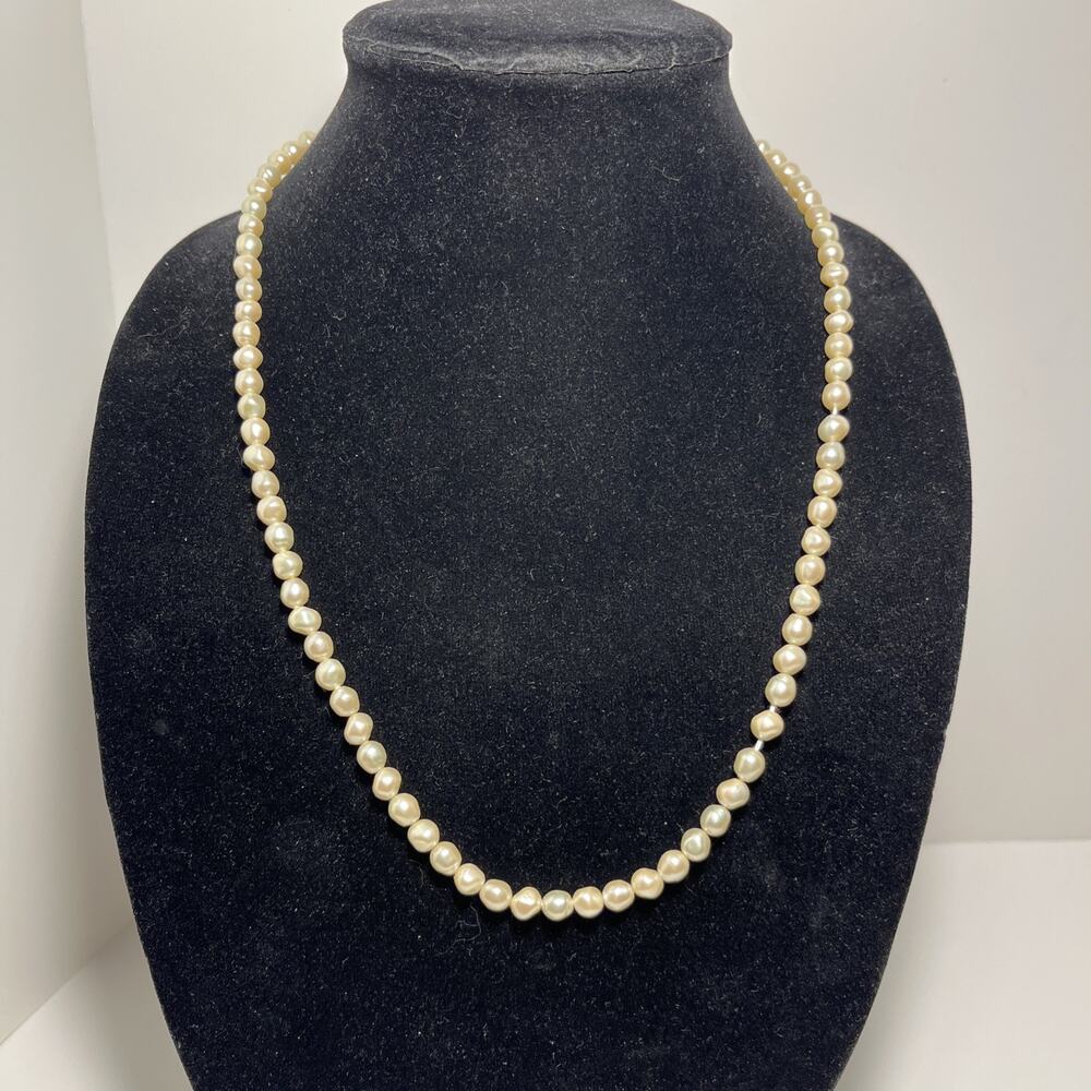 Vintage 24" Freshwater Pearl Necklace Single Strand Ladies Jewelry Opera Wear